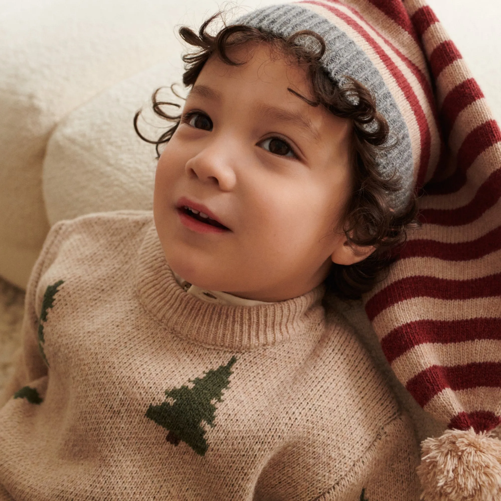 Knitted Christmas Hat - red stripe