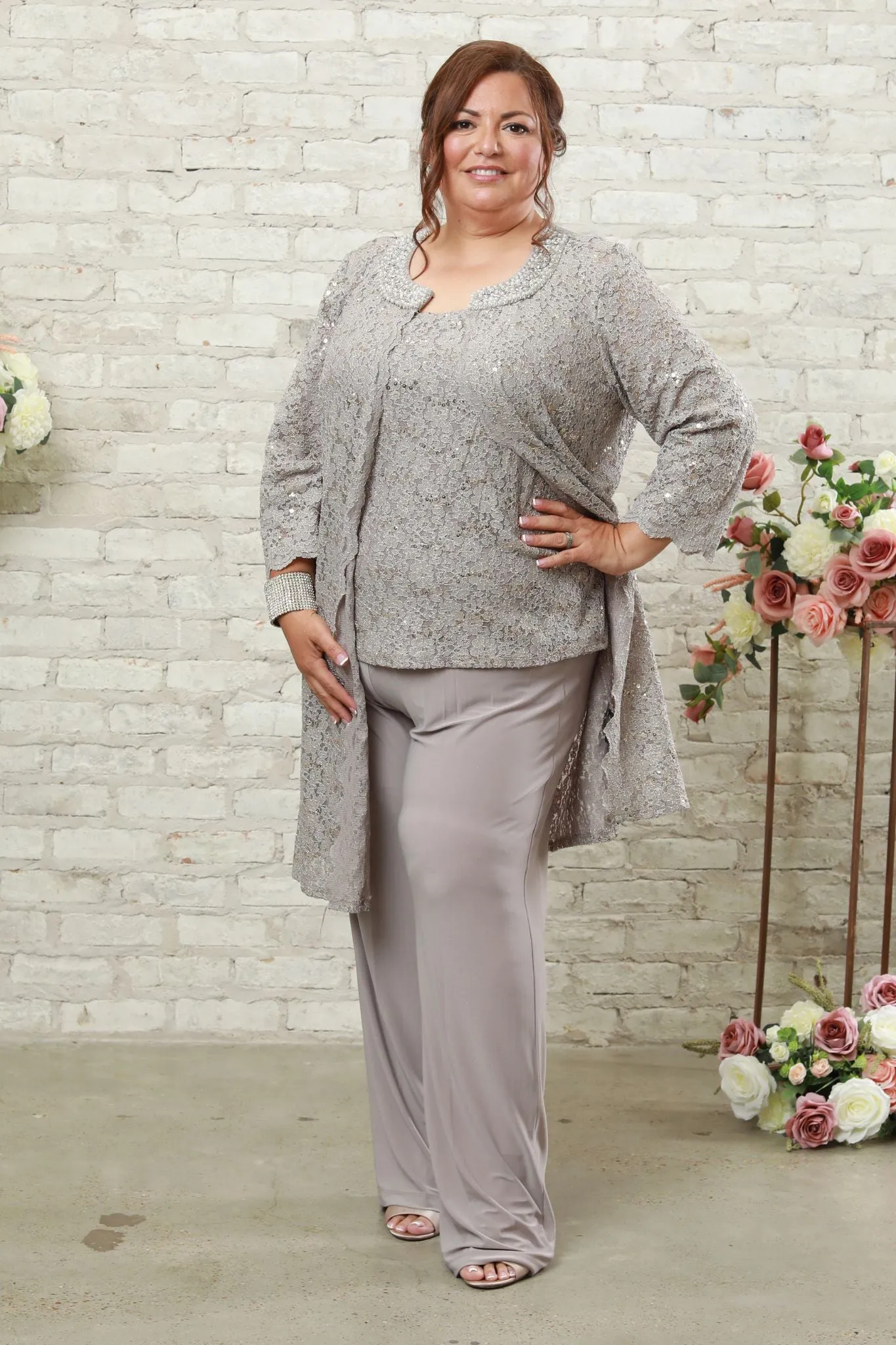 Plus Size Women's Pearl-Adorned Neckline Lace Three Piece Pant Suit