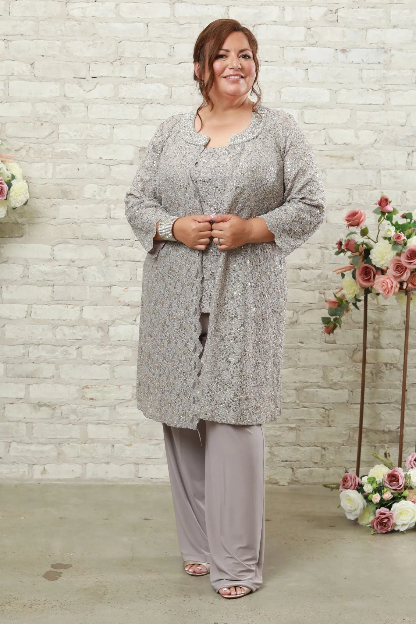 Plus Size Women's Pearl-Adorned Neckline Lace Three Piece Pant Suit